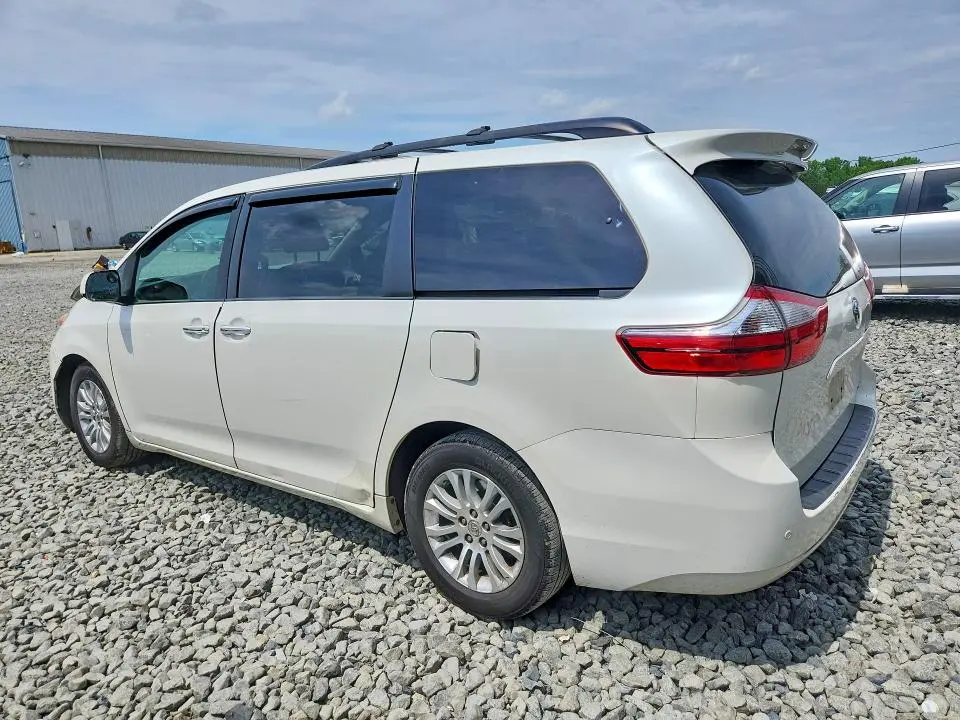 2015 TOYOTA SIENNA XLE 8-PASSENGER  