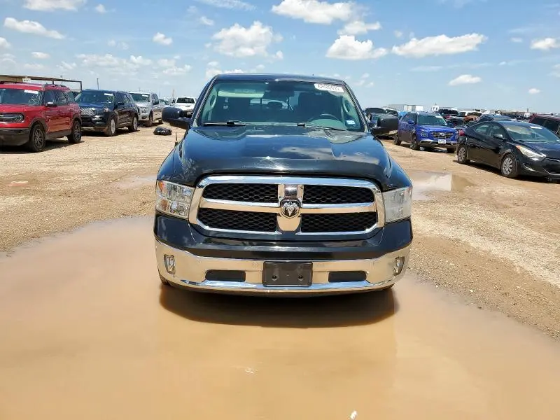 2015 RAM 1500 SLT  
