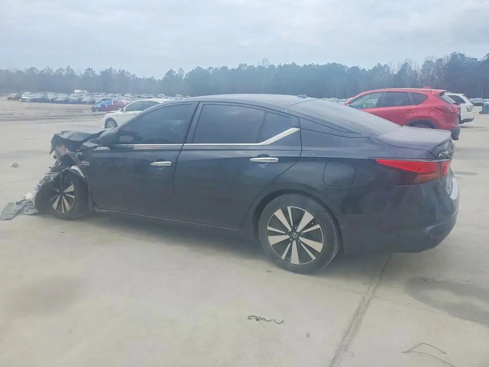 2022 NISSAN ALTIMA SV  