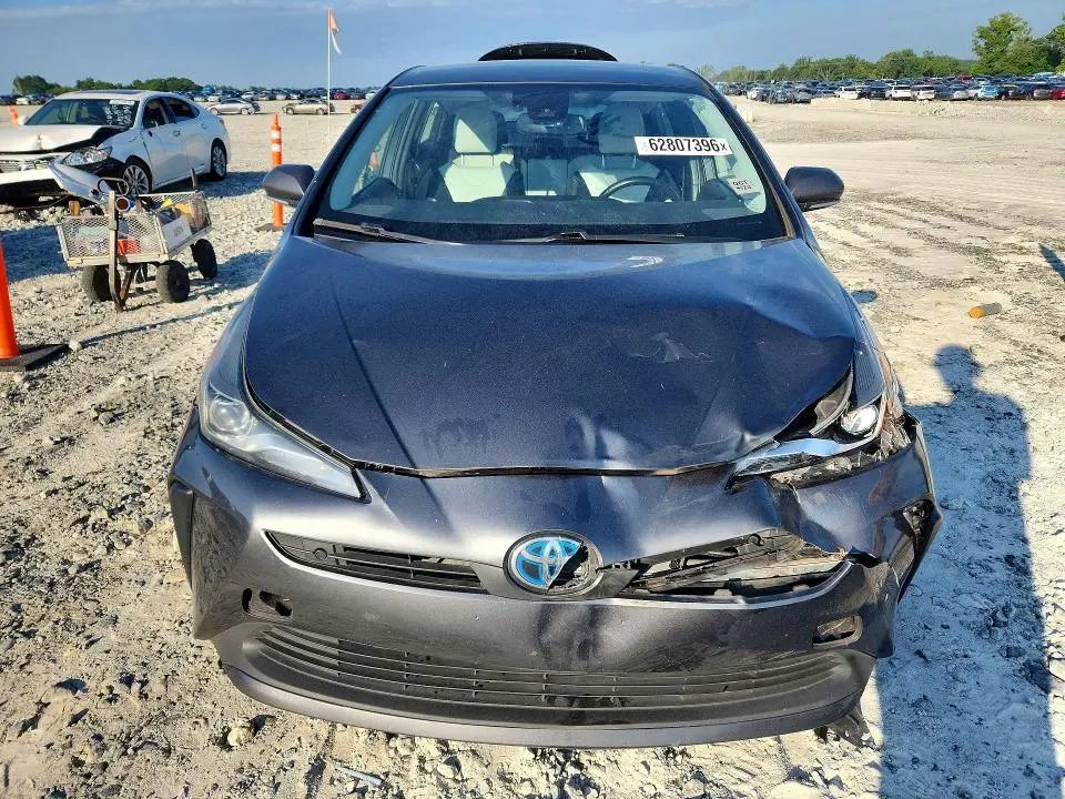 2019 TOYOTA PRIUS XLE  