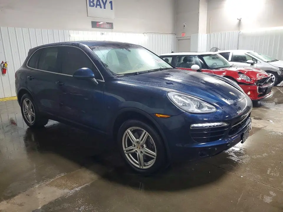 2013 PORSCHE CAYENNE   