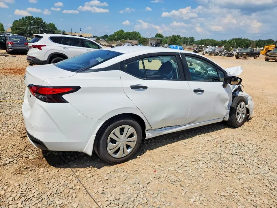 2021 NISSAN VERSA S  