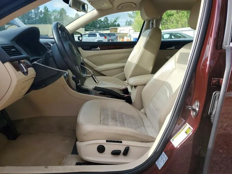 2013 VOLKSWAGEN PASSAT SEL  