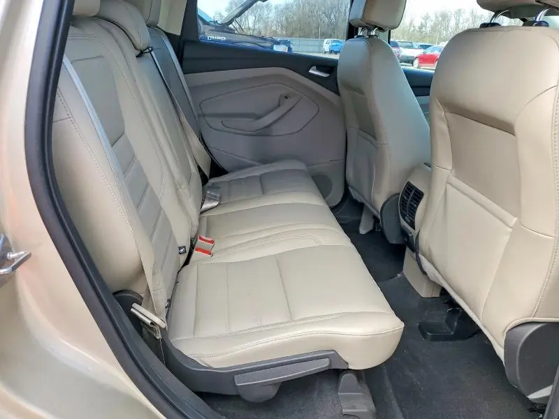 2017 FORD ESCAPE SE  