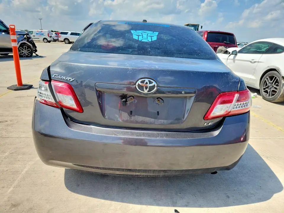 2011 TOYOTA CAMRY LE  