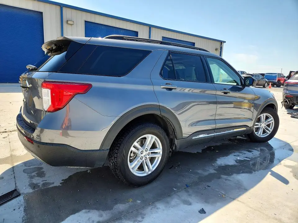 2021 FORD EXPLORER XLT  