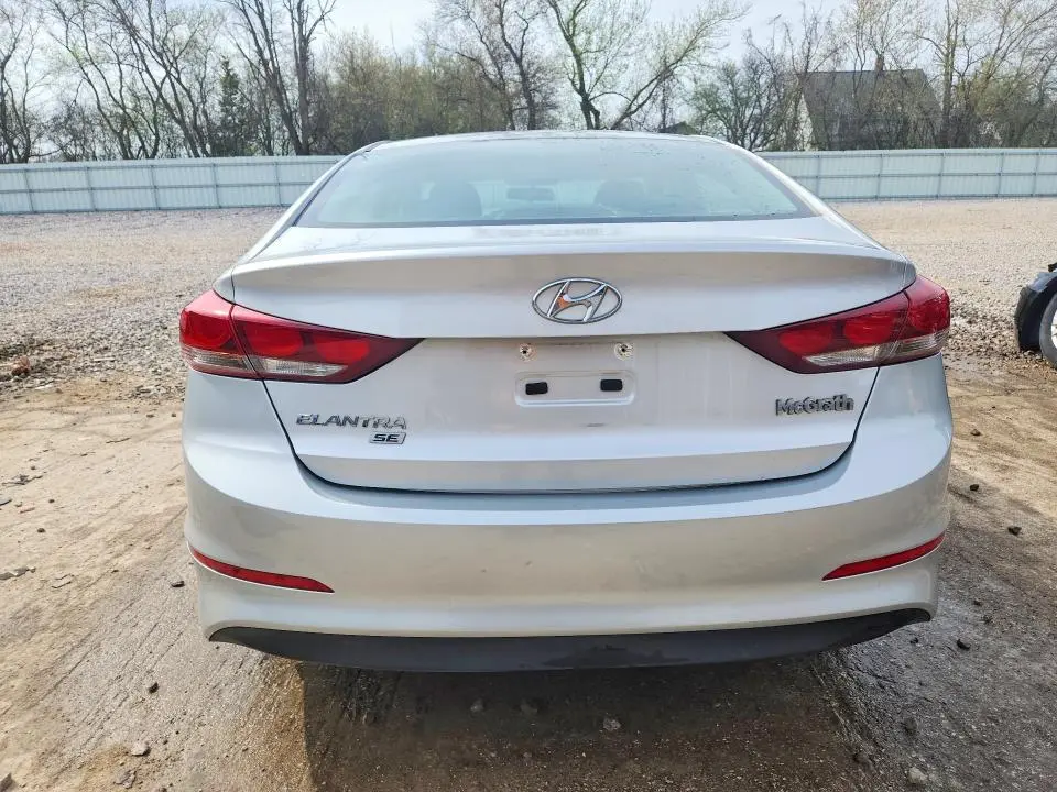 2018 HYUNDAI ELANTRA SE  