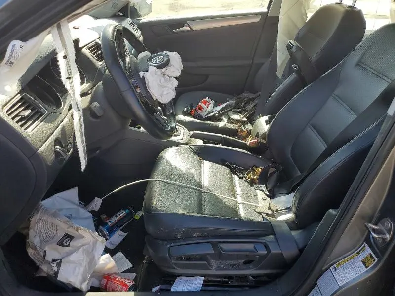 2015 VOLKSWAGEN JETTA SE  