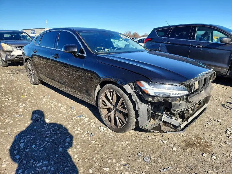 2018 VOLVO S90 T6 MOMENTUM  
