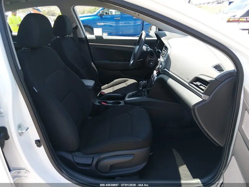 2019 HYUNDAI ELANTRA SE