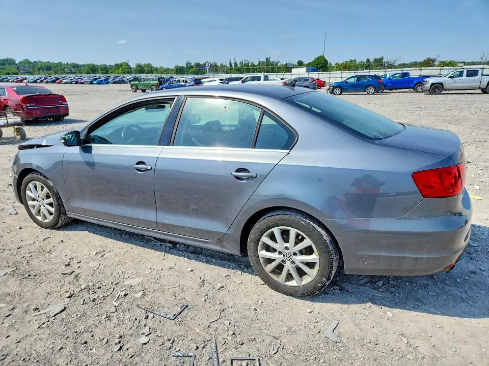 2013 VOLKSWAGEN JETTA SE  