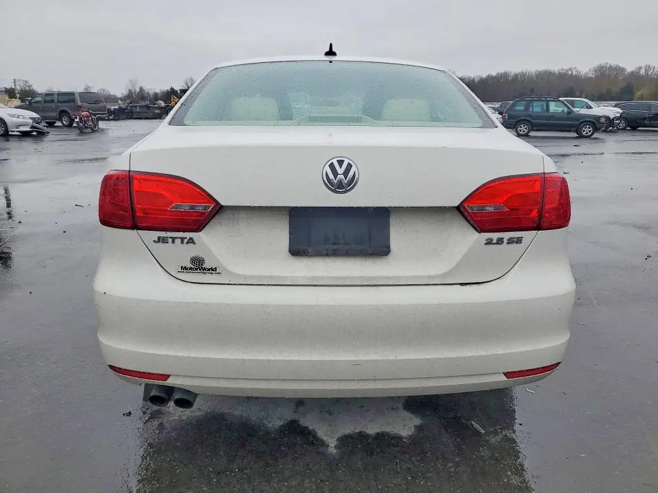 2013 VOLKSWAGEN JETTA   