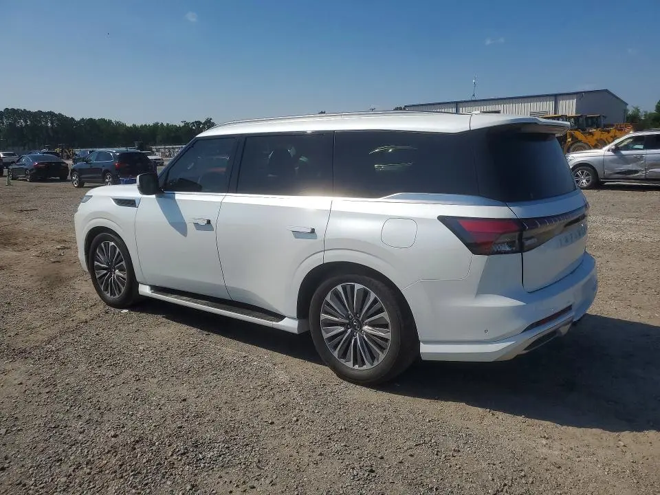 2025 INFINITI QX80 LUXE  