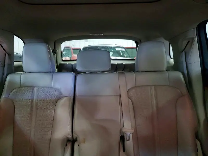 2011 LINCOLN MKT   