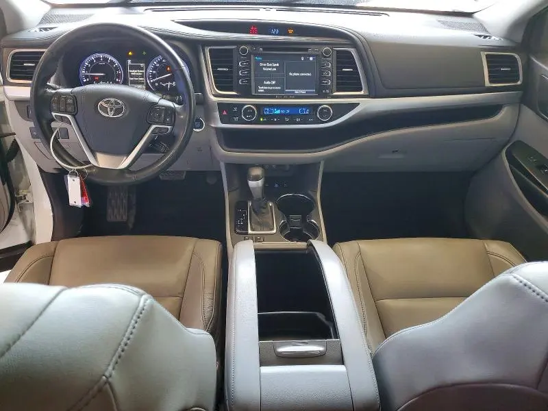 2017 TOYOTA HIGHLANDER XLE  