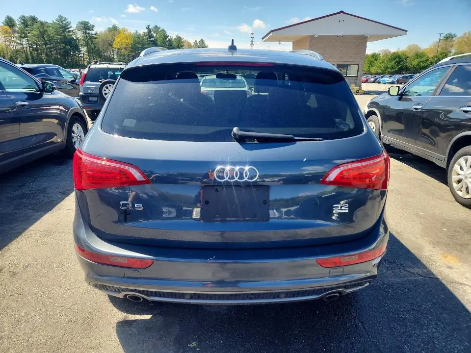 2011 AUDI Q5 PREMIUM PLUS  