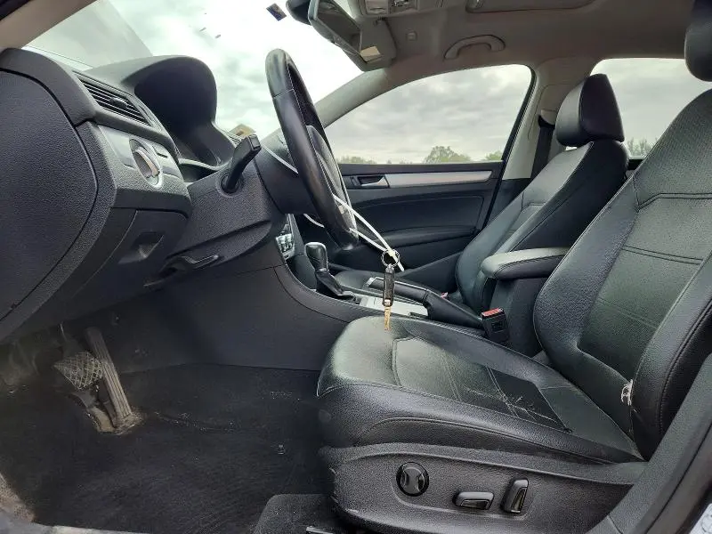 2012 VOLKSWAGEN PASSAT SE  