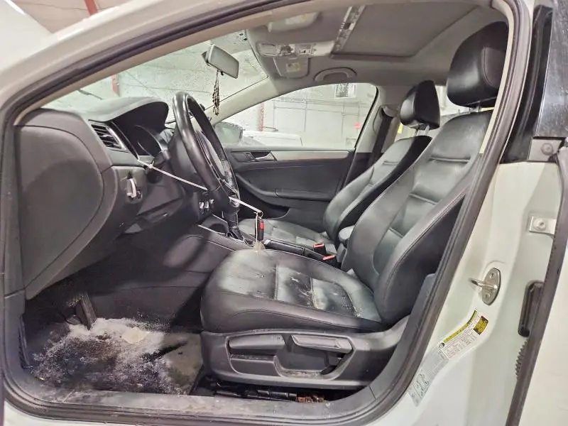 2017 VOLKSWAGEN JETTA SE  