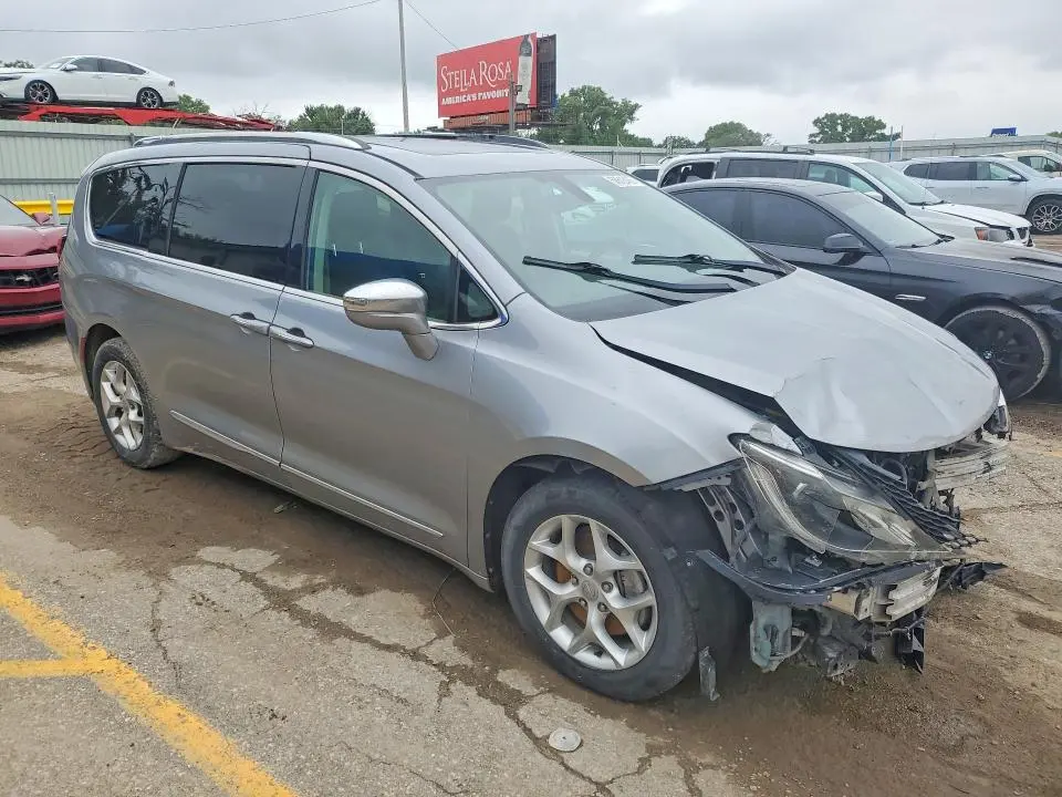 2020 CHRYSLER PACIFICA LIMITED  
