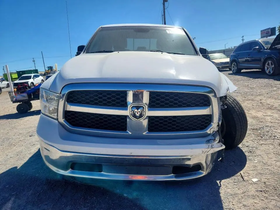 2017 RAM 1500 SLT  