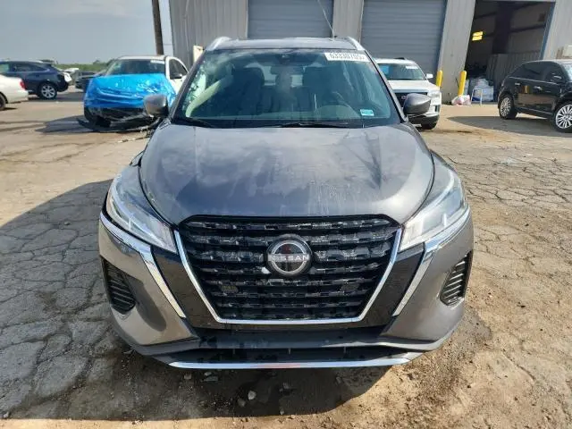 2022 NISSAN KICKS SV  