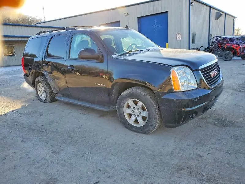 2013 GMC YUKON SLE  