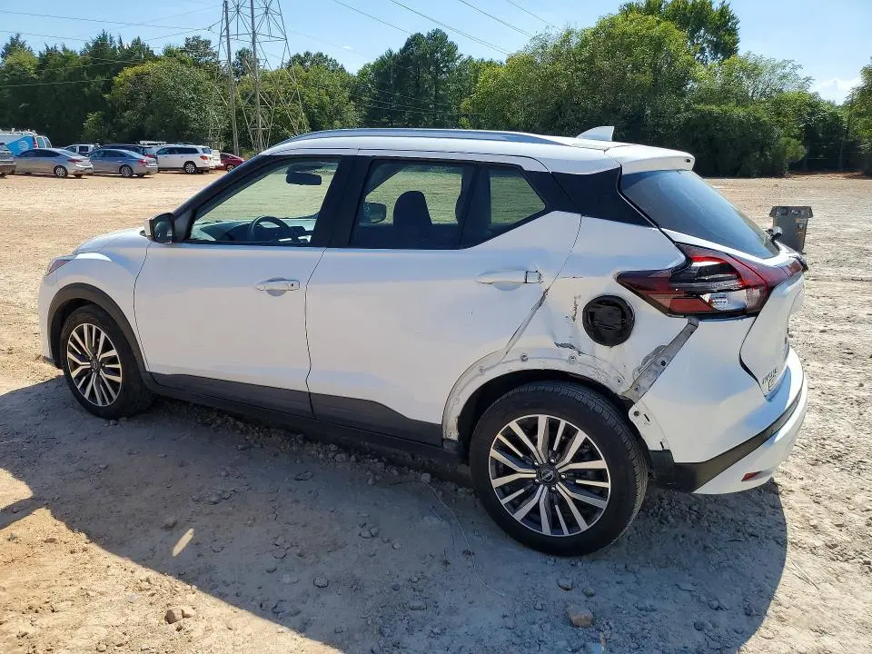 2022 NISSAN KICKS SV  