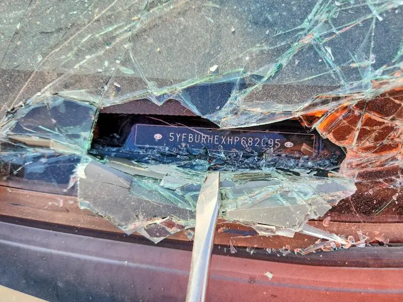2017 TOYOTA COROLLA SE  