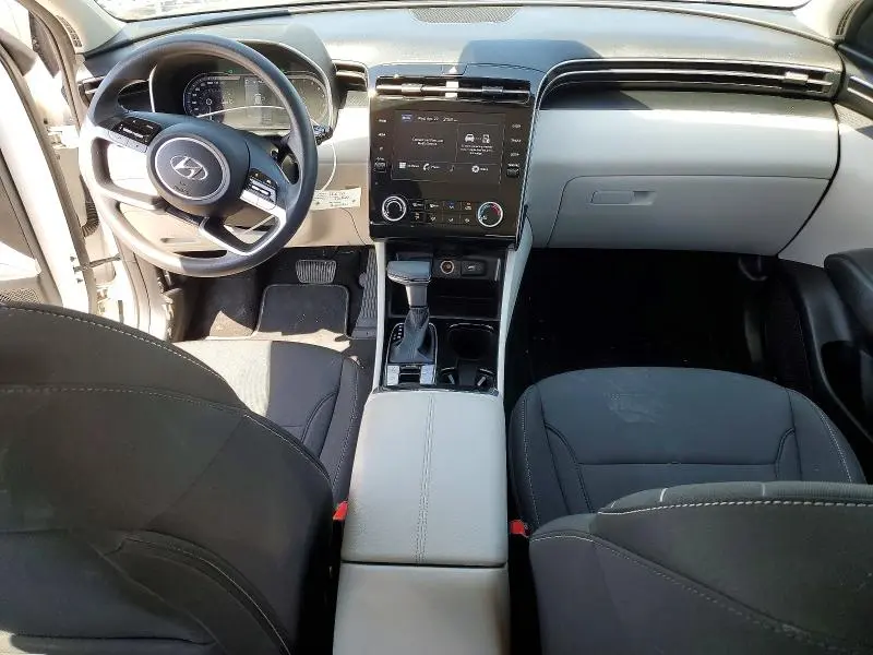2023 HYUNDAI TUCSON SE  