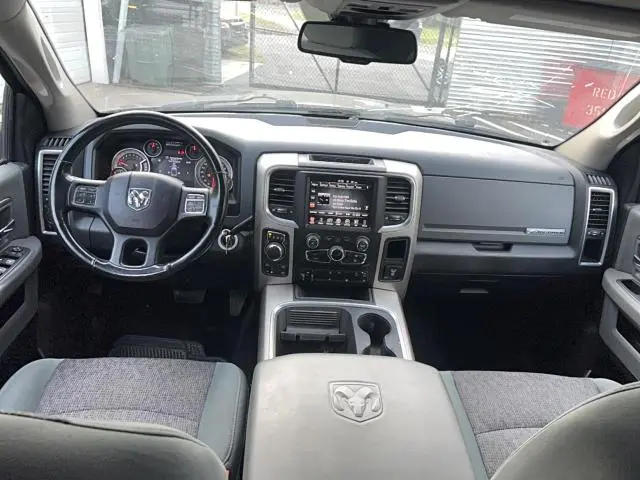 2016 RAM 1500 SLT