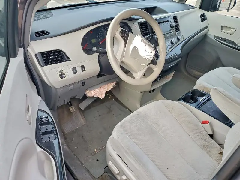 2012 TOYOTA SIENNA LE  