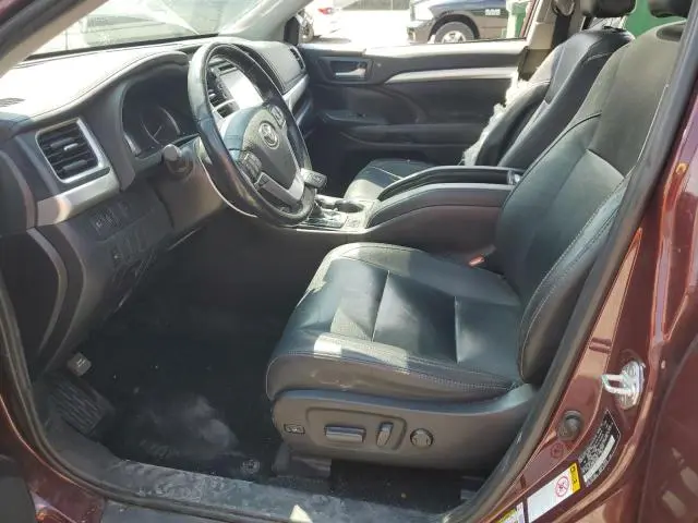 2019 TOYOTA HIGHLANDER SE  