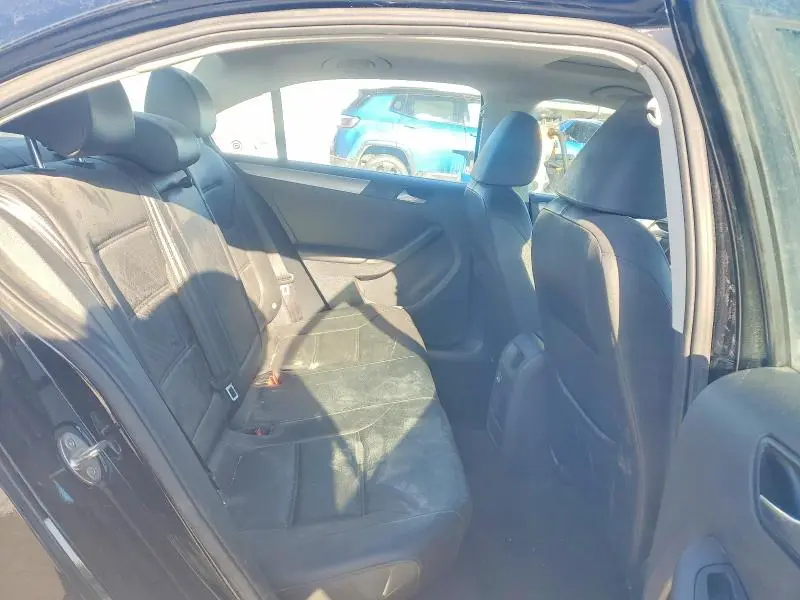 2015 VOLKSWAGEN JETTA SE  