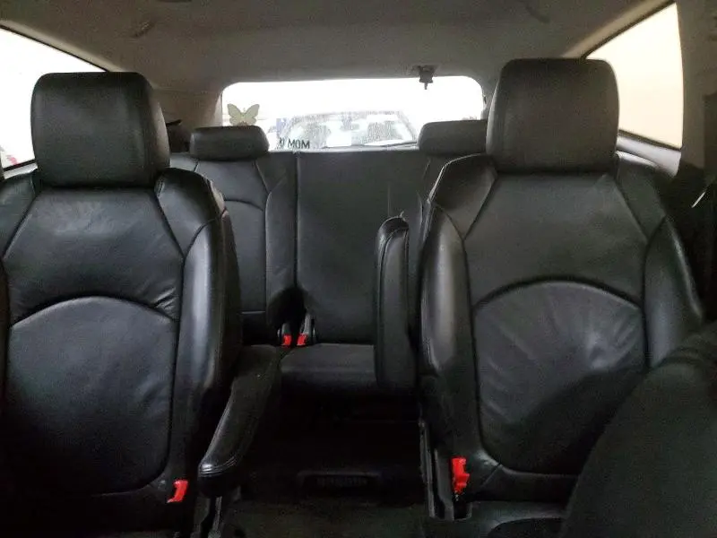 2011 CHEVROLET TRAVERSE LT  