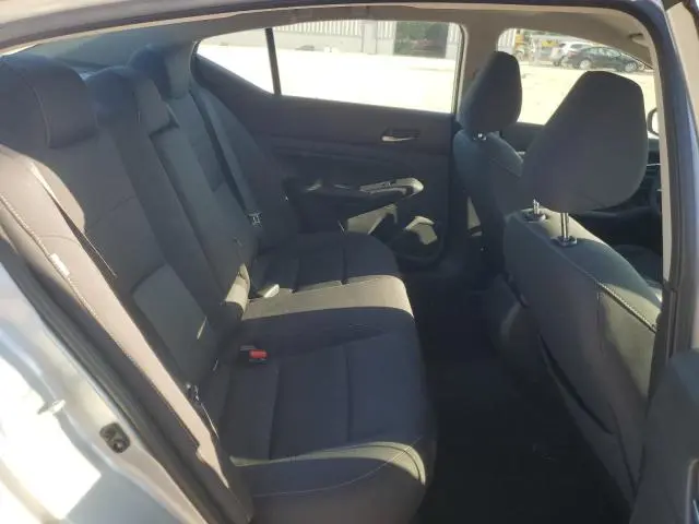 2022 NISSAN ALTIMA SV  