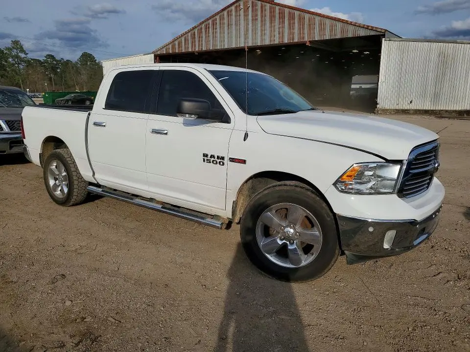 2017 RAM 1500 SLT  