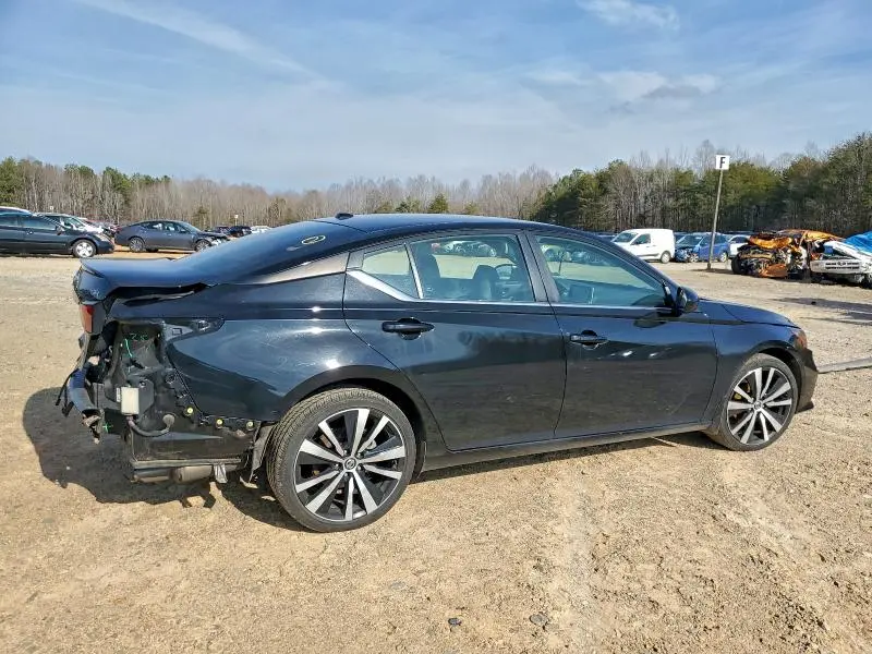 2022 NISSAN ALTIMA SR  