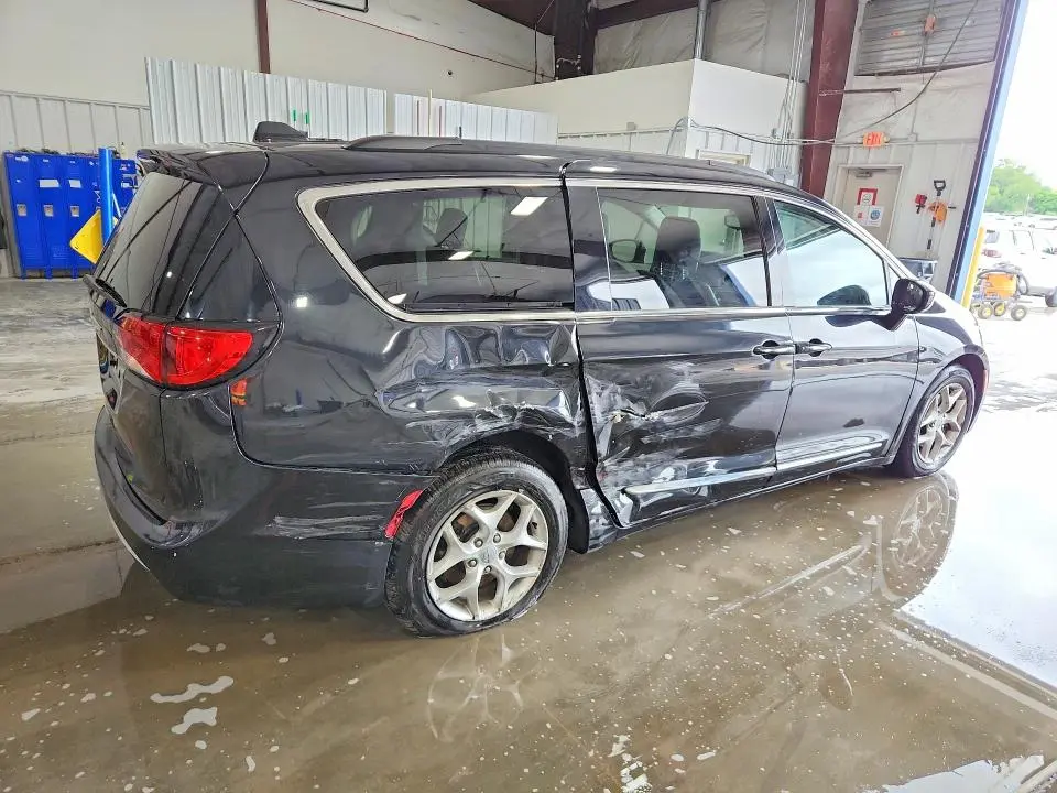 2017 CHRYSLER PACIFICA TOURING L  
