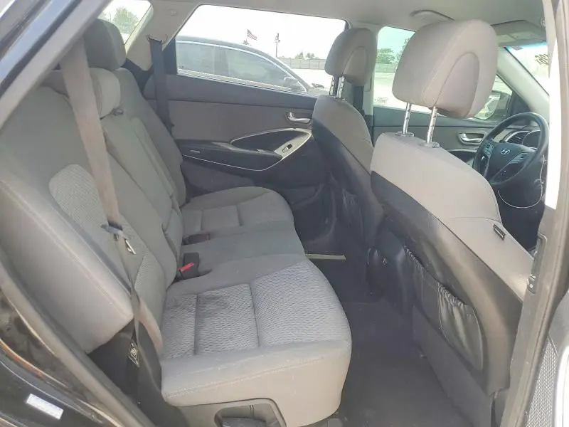 2017 HYUNDAI SANTA FE SE  