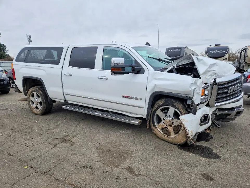2017 GMC SIERRA K2500 SLT  