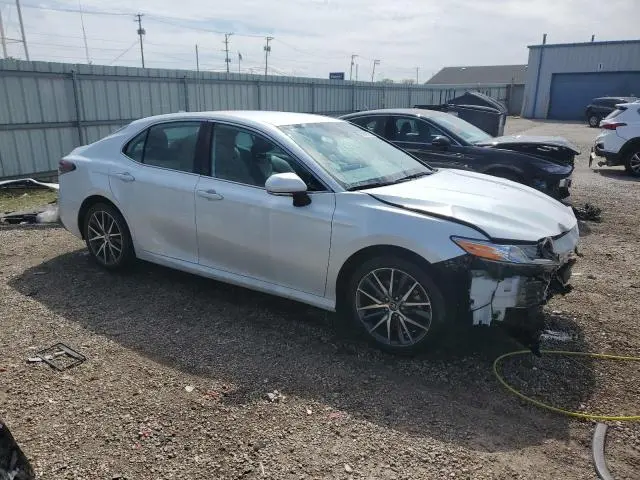 2021 TOYOTA CAMRY XLE  