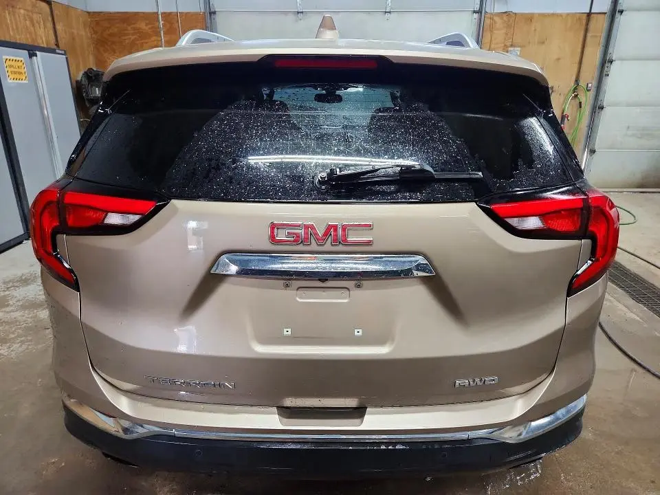 2018 GMC TERRAIN SLT  