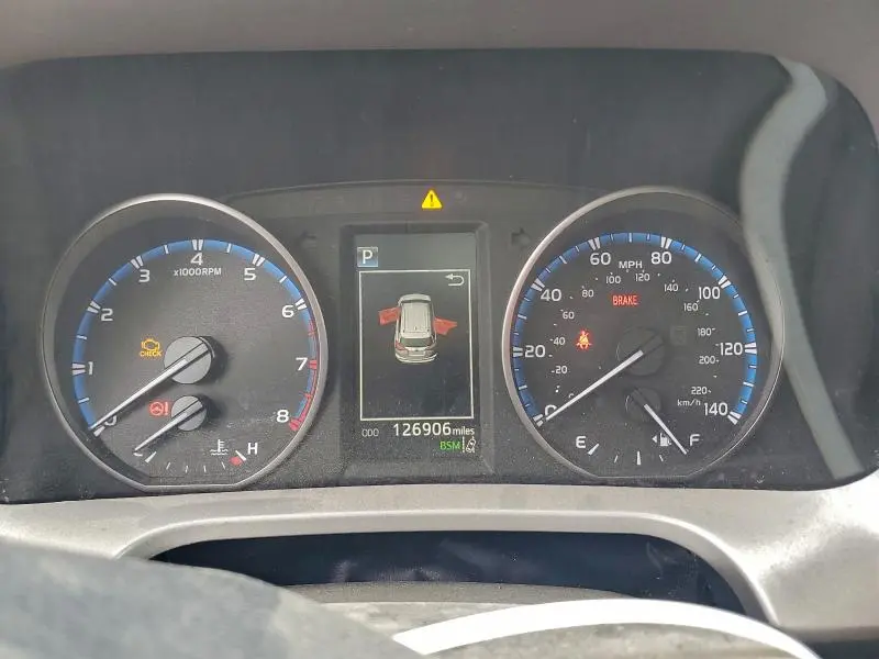 2017 TOYOTA RAV4 XLE  