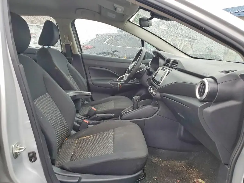 2021 NISSAN VERSA S  