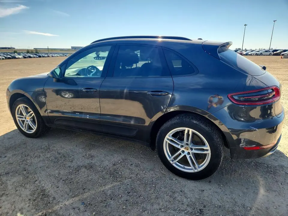 2017 PORSCHE MACAN   