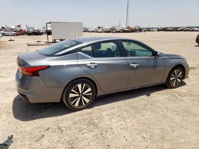2021 NISSAN ALTIMA SV  