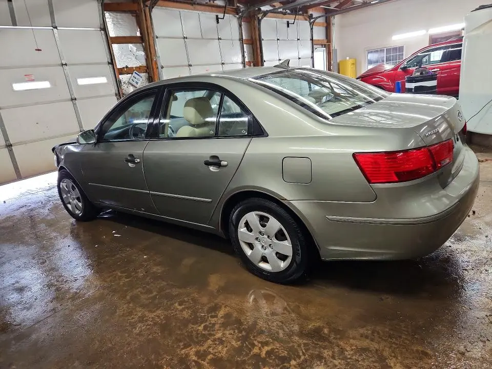 2010 HYUNDAI SONATA GLS  