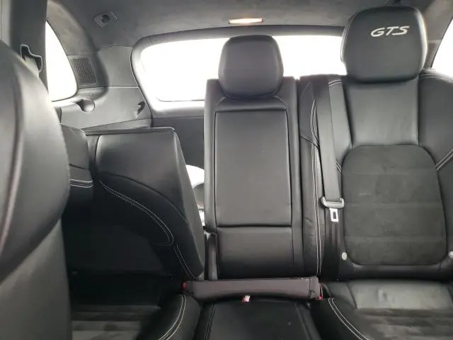 2016 PORSCHE CAYENNE GTS  