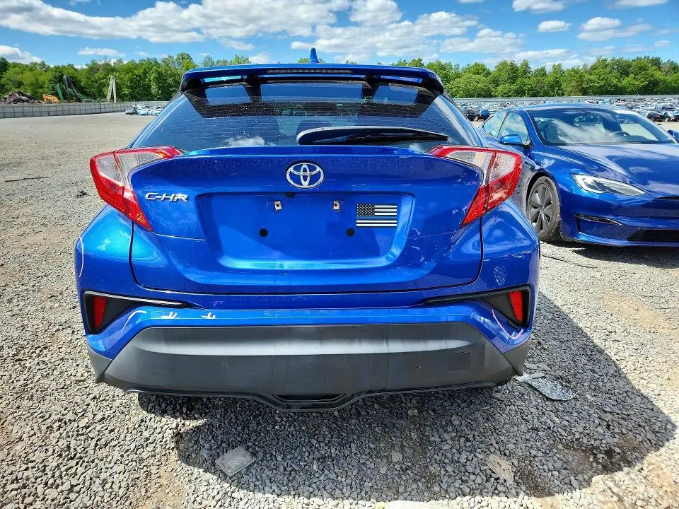 2019 TOYOTA C-HR XLE  