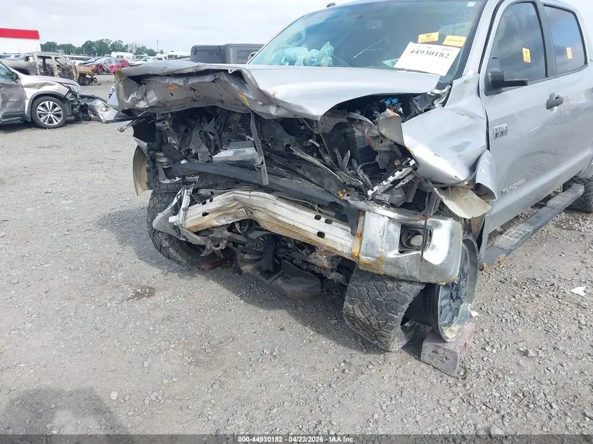 2016 TOYOTA TUNDRA SR5 5.7L V8